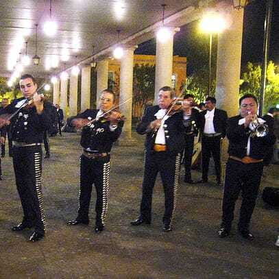 garibaldi-by-night-mexico-city