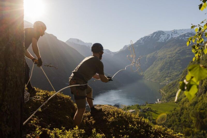 geiranger-rappelling-tour-with-epic-view