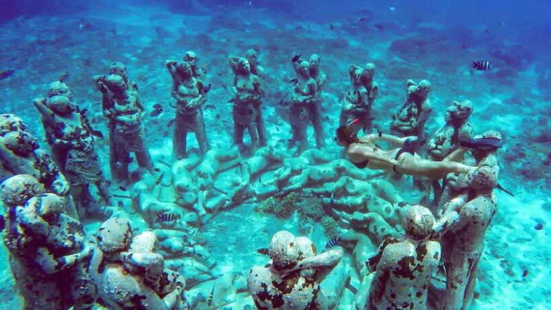gili-air-trawangan-glass-bottom-boat-tour-with-snorkeling