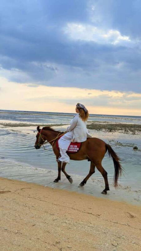 gili-meno-1-hour-beach-horseback-riding-with-hotel-transfer