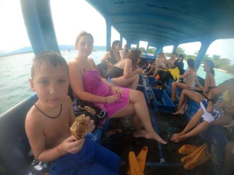 gili-t-shared-group-snorkeling-trip