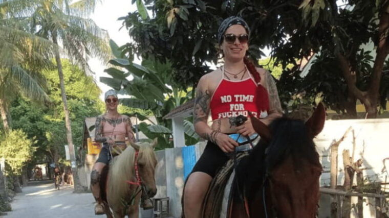 gili-trawangan-horse-riding-on-the-beach