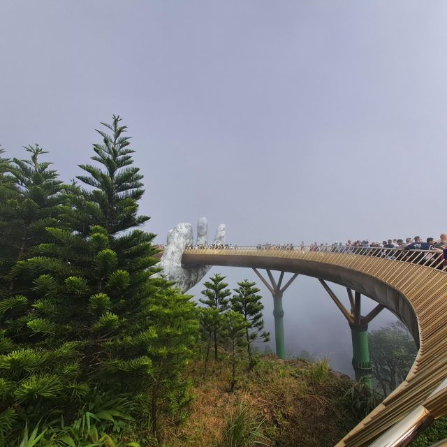 golden-bridge-in-ba-na-hills-with-group-tour-from-hoi-an