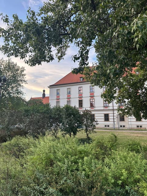 group-city-tour-walking-tour-through-wroclaw-in-german