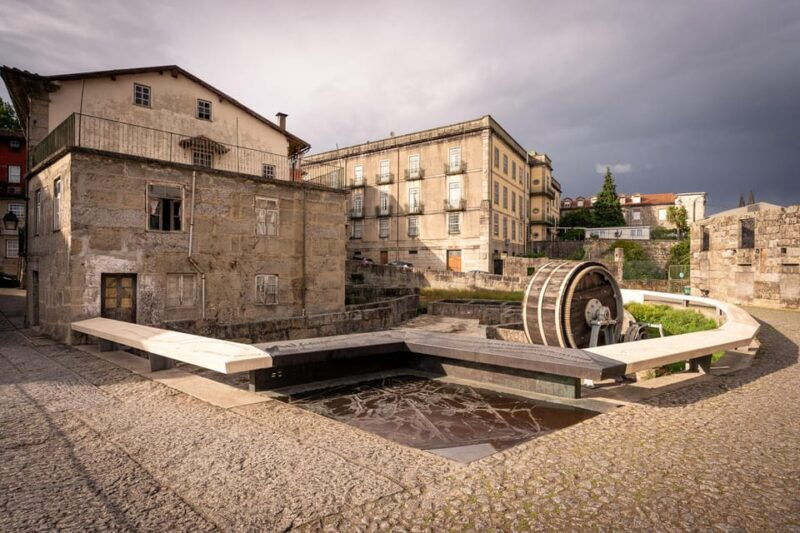 guimaraes-flexible-walking-tour-in-historic-center