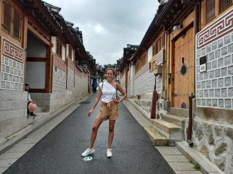 gyeongbokgung-folk-museum-bukchon-jogyesa-temple-in-insadong