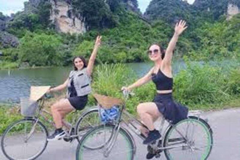 ha-noi-explore-hoa-lu-cycling-trang-an-1-day-trip