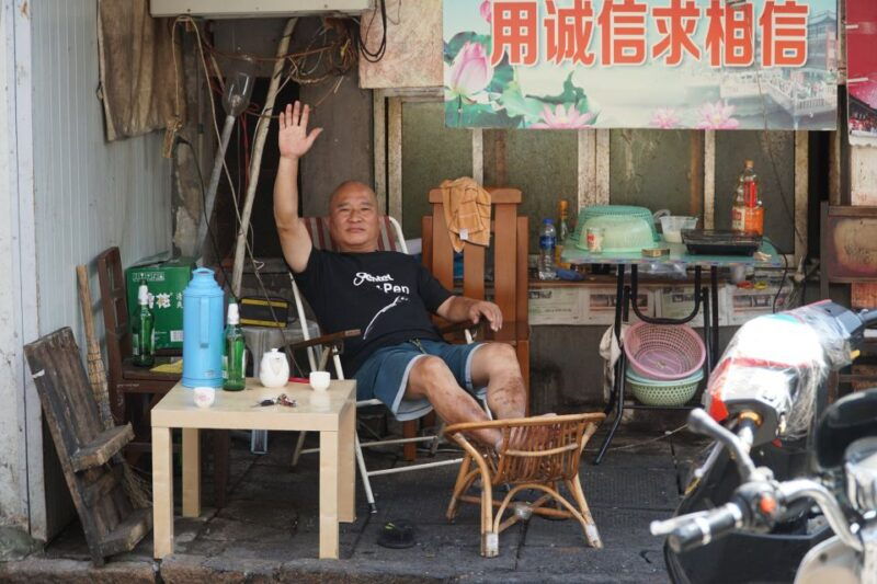 half-day-old-shanghai-small-group-bike-tour-day-night