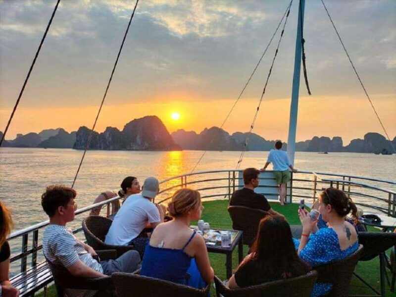 halong-bay-day-cruise-with-lunch-and-kayak-from-ninh-binh