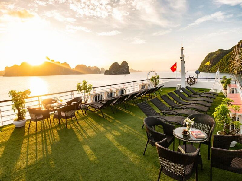 halong-bay-luxury-5-cruise-with-kayaking-lunch-buffet