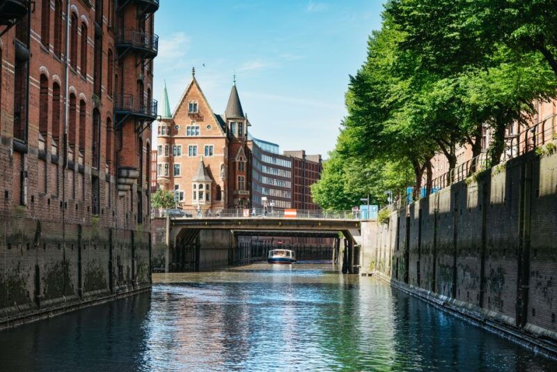 hamburg-1-5-hour-harbor-and-speicherstadt-day-cruise
