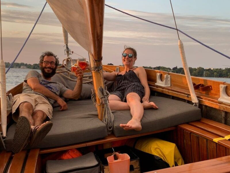 hamburg-alster-river-sailboat-tour-with-sundowner