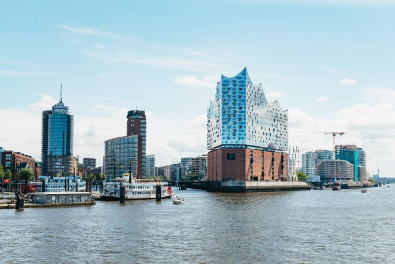 hamburg-hop-on-hop-off-bus-with-alster-or-harbor-cruise