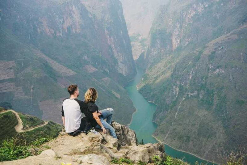 hanoithe-loop-tour-in-ha-giang-3-days-with-local-easy-rider