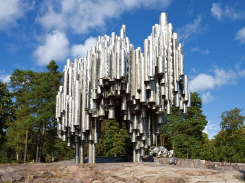 helsinki-city-center-highlights-guided-minivan-tour