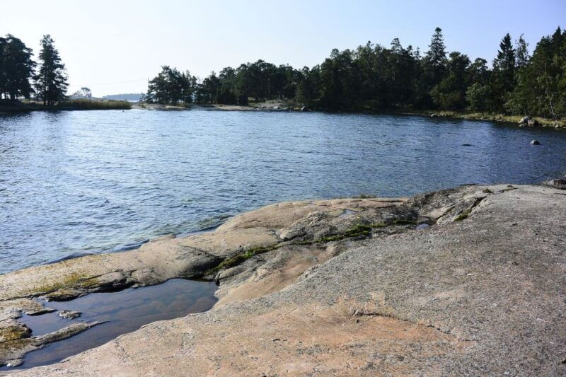 helsinki-rib-tour-to-summer-cottage-with-bbq-and-sauna
