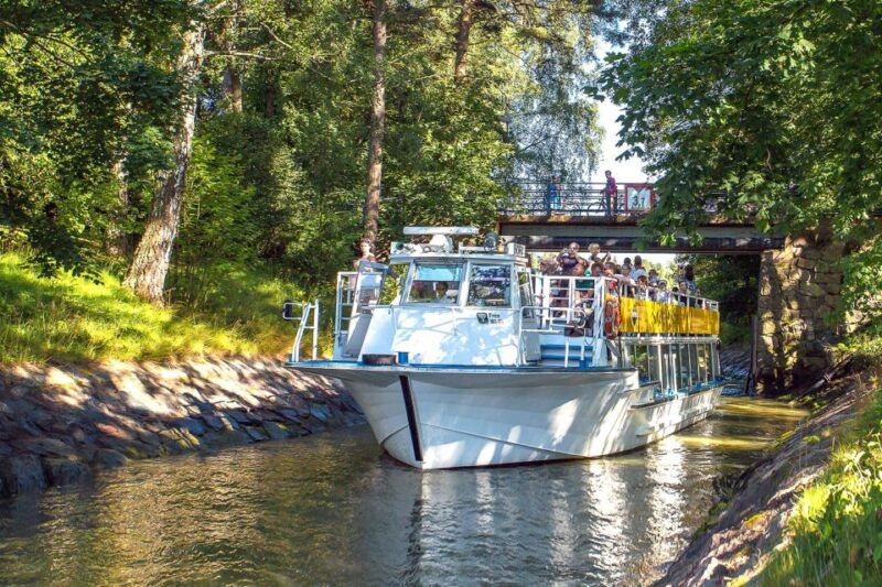 helsinki-sightseeing-canal-cruise-with-audio-commentary