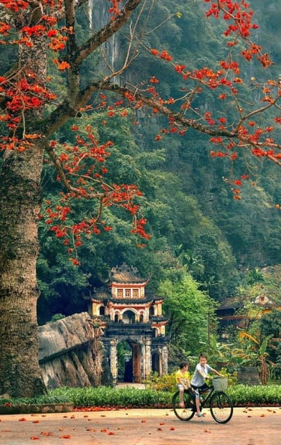 hoa-lu-trang-an-mua-cave-bich-dong-pagoda-from-ninh-binh