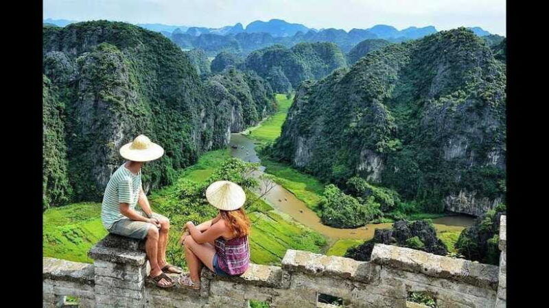 hoa-lu-trang-an-mua-cave-by-limousine-buffet-1-day