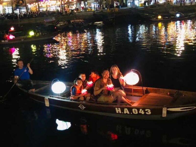 hoi-an-ancient-town-the-memories-show-half-day-tour