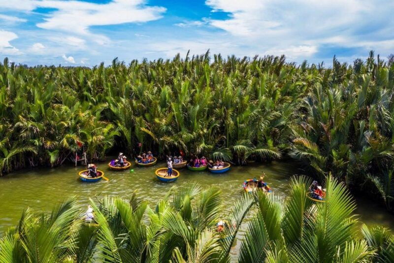 hoi-an-basket-boat-farming-and-cooking-class-in-tra-que