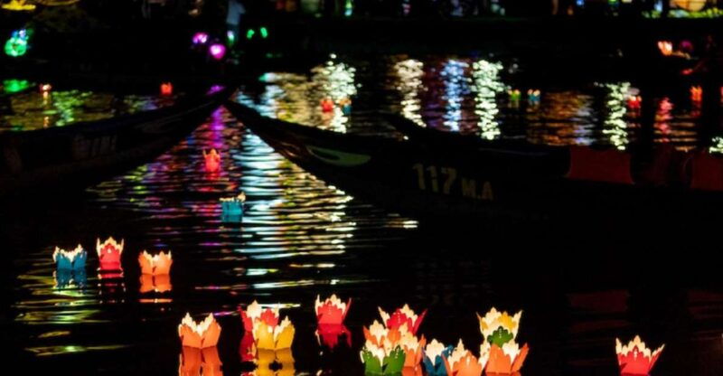 hoi-an-hoai-river-boat-trip-by-night-and-floating-lantern-2