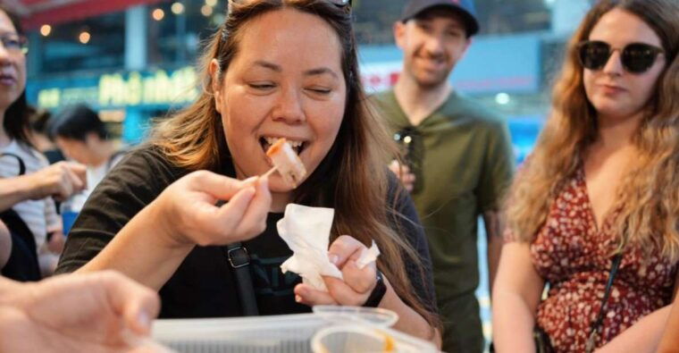 hong-kong-street-food-tasting-tour-in-old-town-central