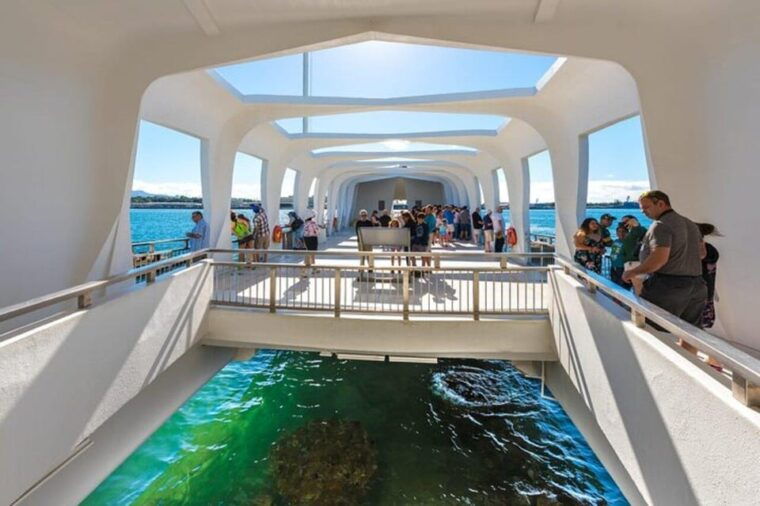 honolulu-pearl-harbor-uss-arizona-memorial-tour