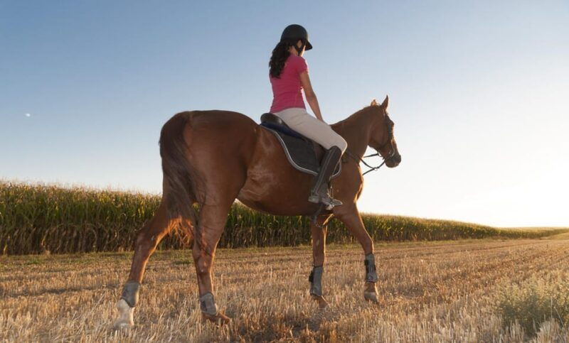 horseback-riding-through-the-la-caravedo-ranch