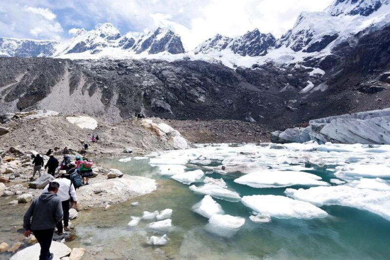 huaraz-rocotuyoc-lagoon-frozen-lagoon-trekking-2