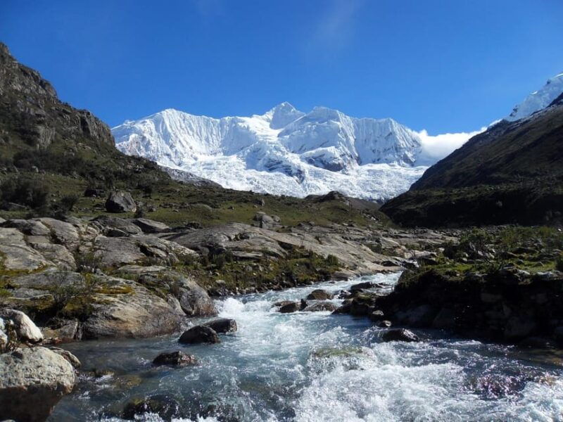 huaraz-rocotuyoc-lagoon-frozen-lagoon-trekking