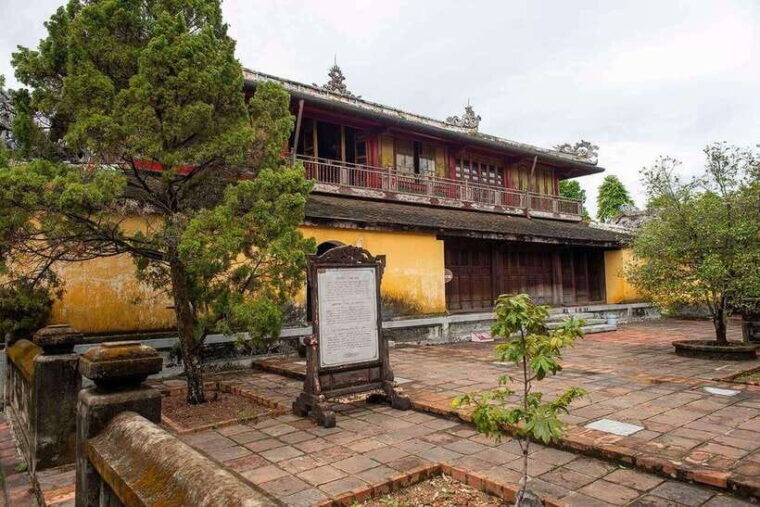 hue-city-day-trip-by-private-car-english-speaking-driver-2