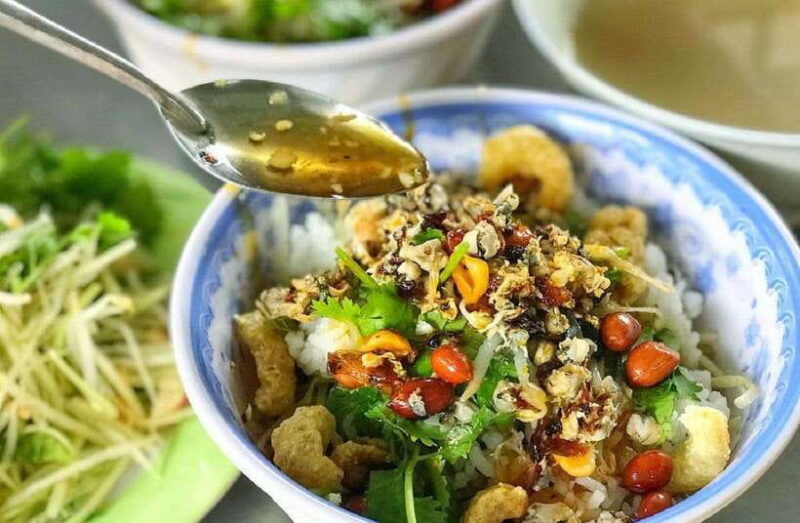 hue-food-tour-by-walking-or-cyclo-or-motorcycle-with-driver