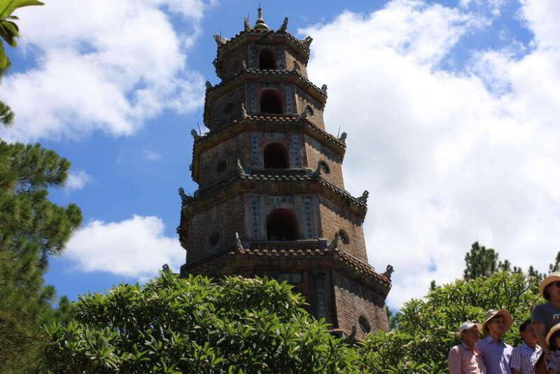 hue-half-day-city-tour-with-dragon-boat-cruise-car