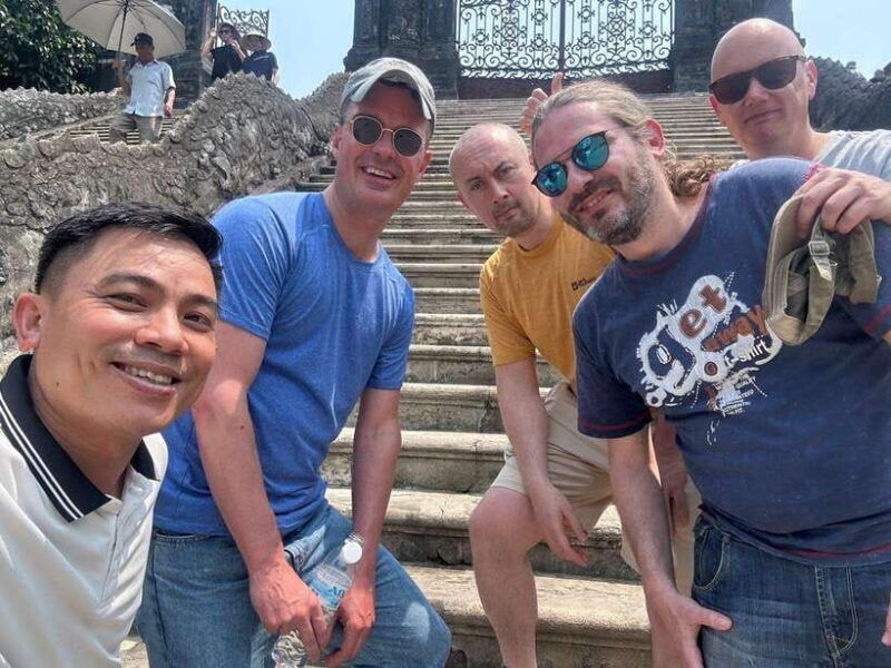 hue-royal-tombs-pagoda-tour-by-dragon-boat-private-car