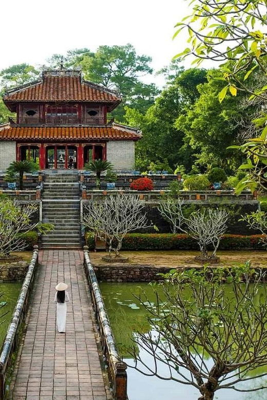 hue-royal-tombs-thien-mu-pagoda-dragon-boat-private-tour