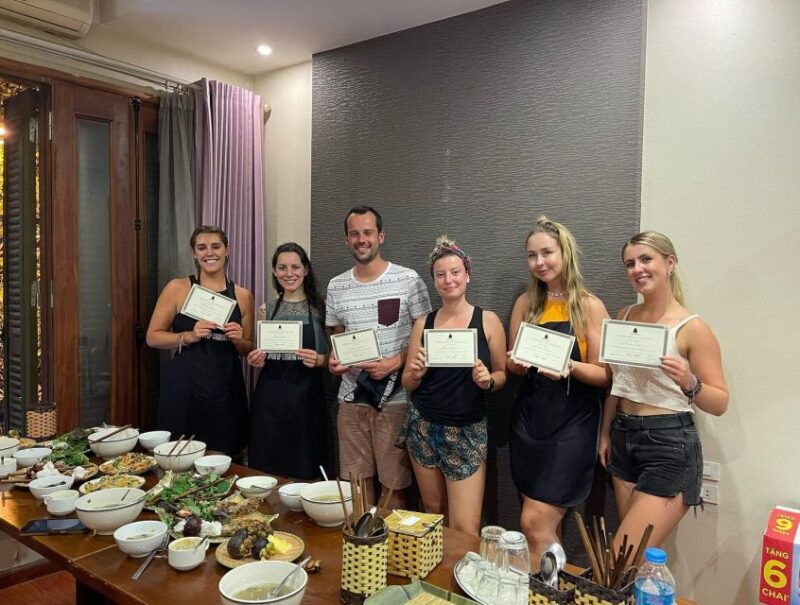 hue-traditional-cooking-class-w-local-family-market-trip