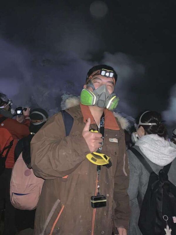 ijen-crater-blue-flame-sunrise-and-sulfur-miners-trek