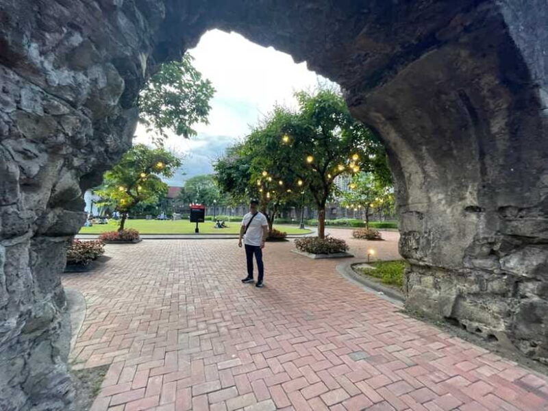 intramuros-travel-back-in-1800-manila-philippines