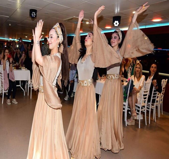istanbul-new-years-eve-bosphorus-dinner-cruise-2026