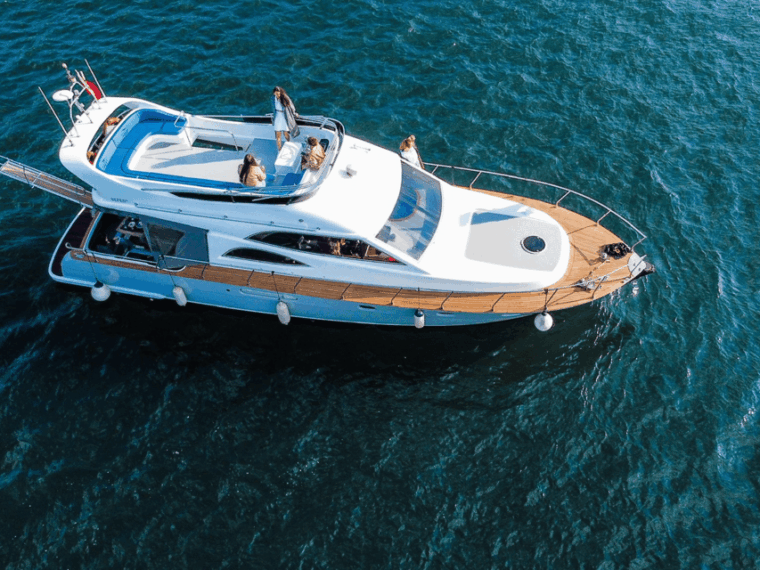 istanbul-private-bosphorus-tour-on-luxury-yacht