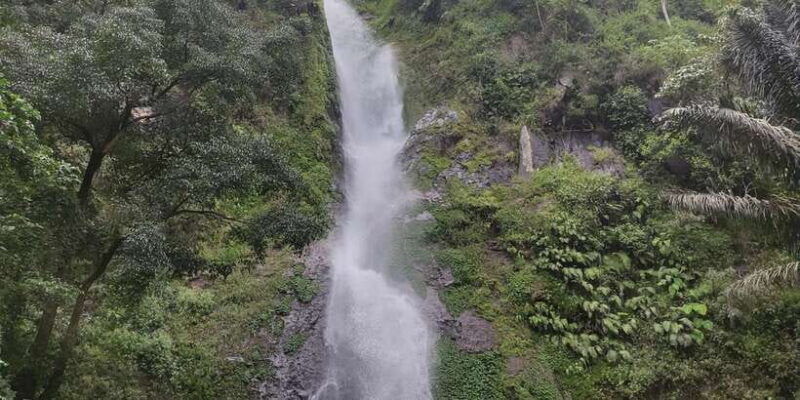 jakarta-active-volcano-waterfall-beautiful-local-village
