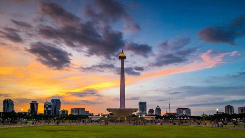 jakarta-national-monument-mosque-and-old-town-tour