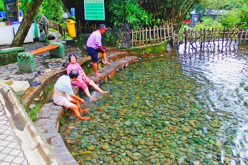 jakarta-volcano-indonesian-coffee-production-hot-spring