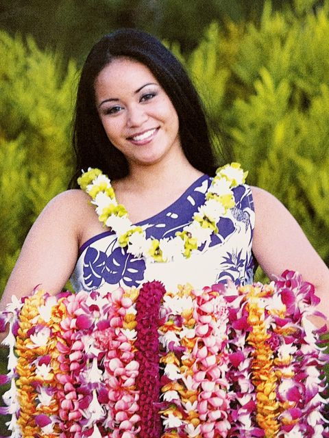 kahului-airport-maui-flower-lei-greeting-upon-arrival