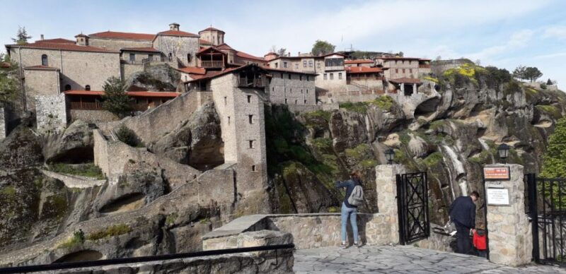 kalabaka-meteora-monasteries-minibus-tour-with-photo-stops
