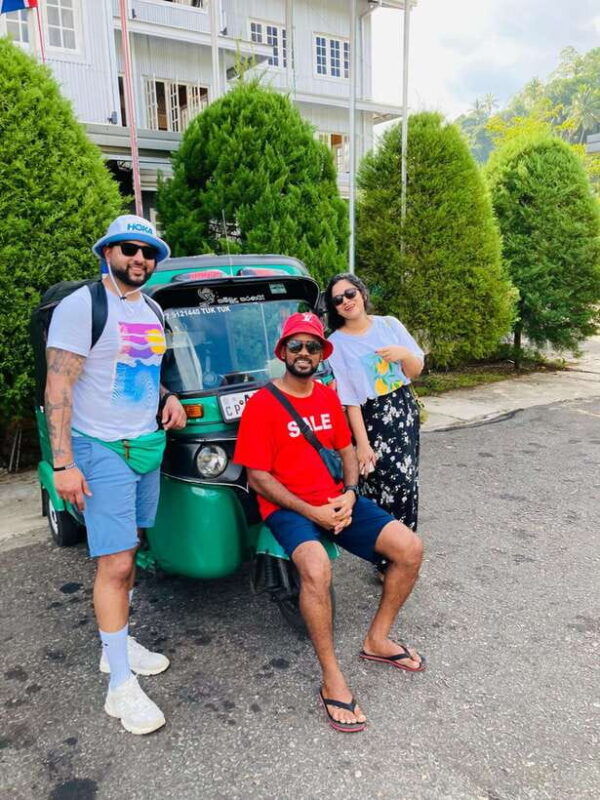 kandy-city-tour-with-pinnawala-tuk-tuk-ride