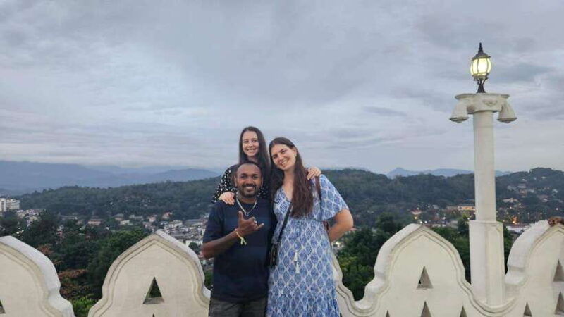 kandy-private-guided-tour-of-the-city-by-tuk-tuk