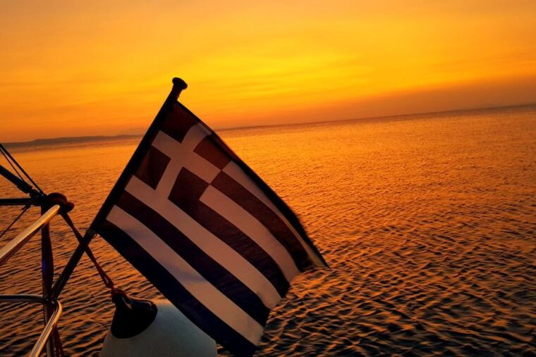 kassandra-private-sunset-sailing-cruise-with-wine-fruit