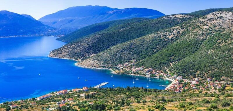 kefalonia-half-day-tour-melissani-drogarati-myrtos-beach